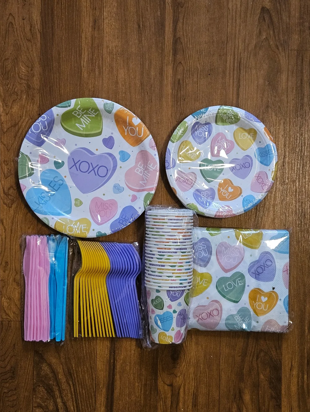 Party Hearts Paper Tableware Set - Multi-Color
